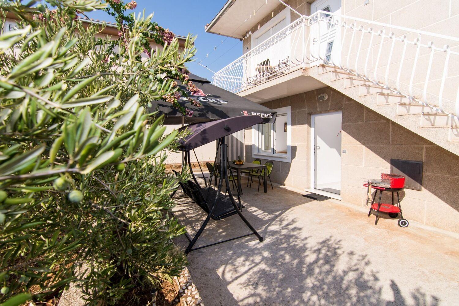 Apartments Ivica - Garden Terrace Slatine Zewnętrze zdjęcie