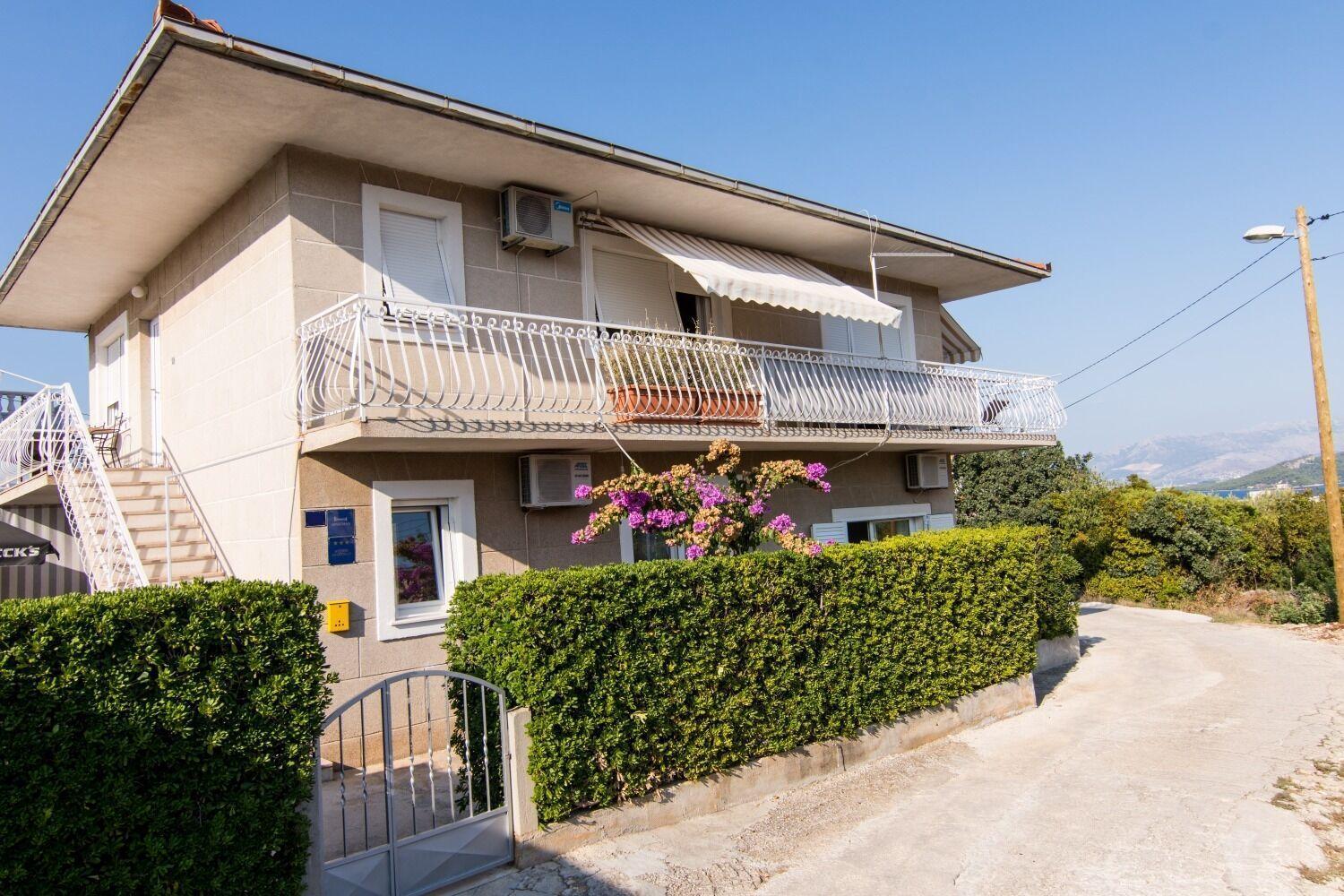 Apartments Ivica - Garden Terrace Slatine Zewnętrze zdjęcie